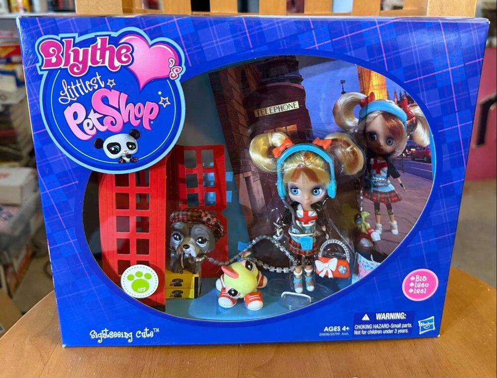 Blythe Love's Littlest Pet Shop Sight Seeing Cute London Doll Set 2010 Hasbro NE
